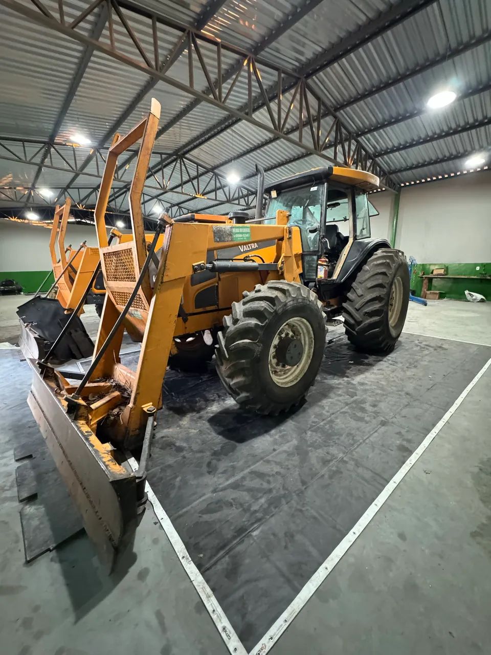 Trator Valtra BH 180 2013