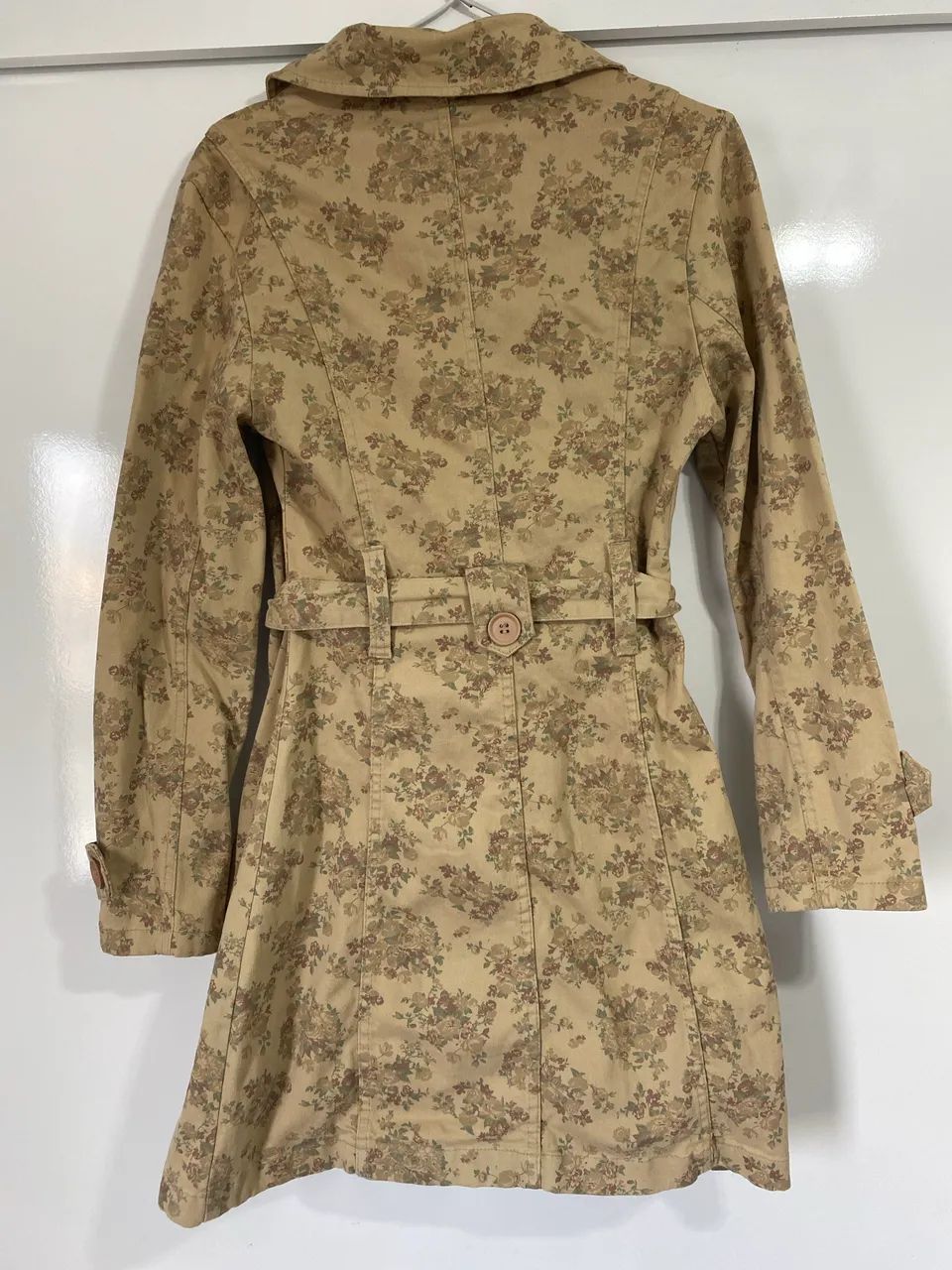 Casaco trench coat floral Marisa - Foto 3