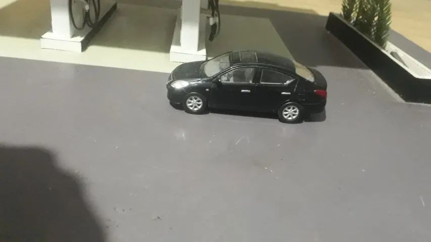 Miniatura Nissan  Versa 1/43 - Foto 2