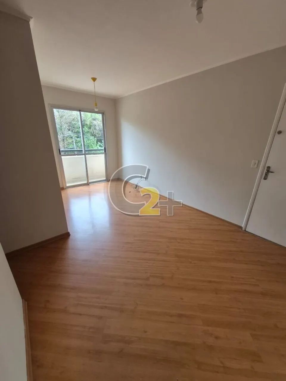 Apartamento à venda no Vila Roque com 2 quartos e 1 vaga de garagem.