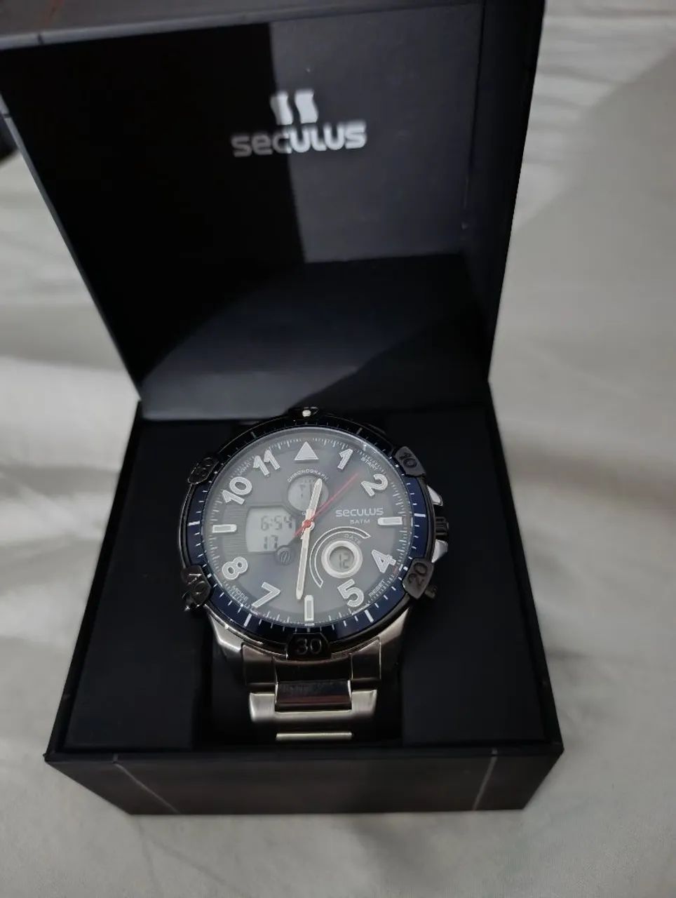Seculus Watch461895830508687360