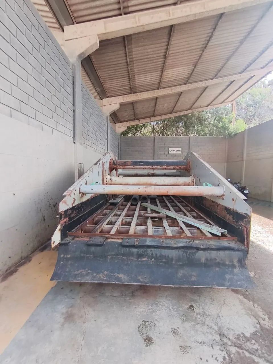PENEIRA VIBRATÓRIA DESAGUADORA METSO 8000X2400 COM 1 MOTORES WEG DE 2O CV - Foto 4
