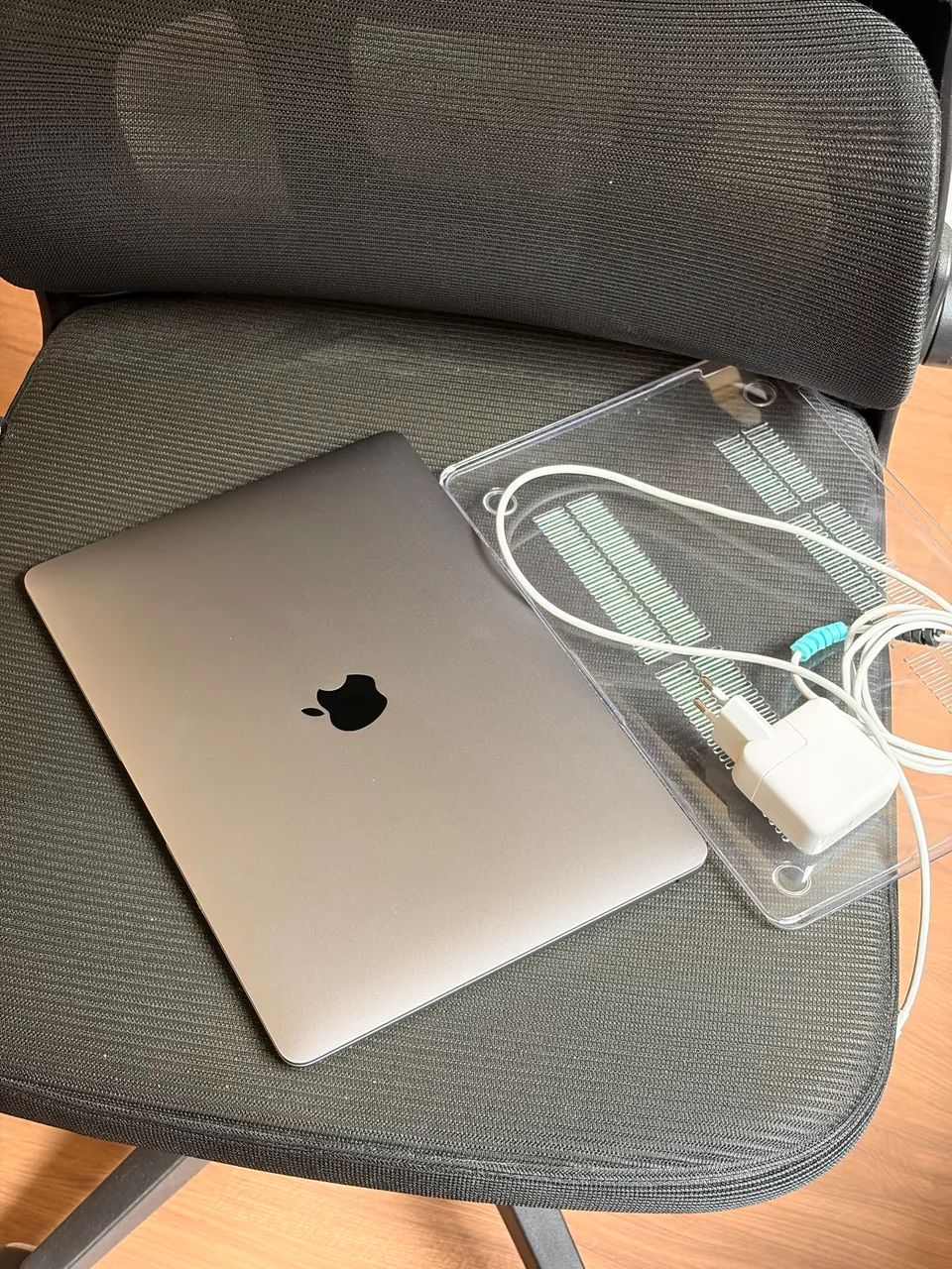 MacBook Air M1 512GB SSD (Cinza Espacial) - Impecável + Brinde