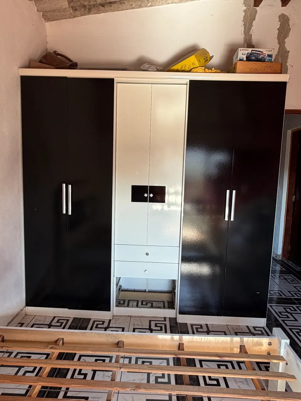 Jogo de quarto (Cama casal + Guarda Roupa + Cômoda) - Foto 5