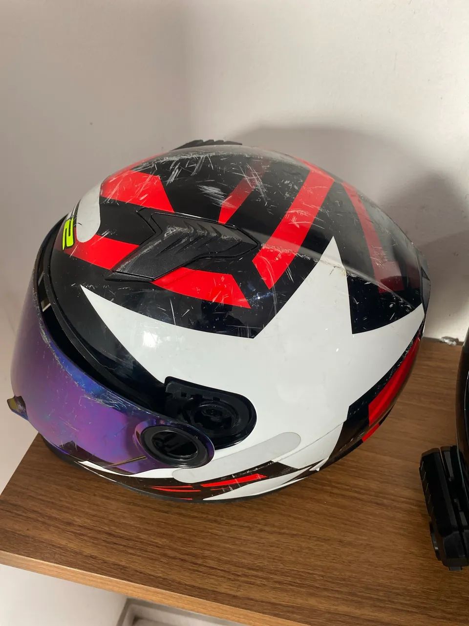 Vendo capacete ls2 com detalhe  - Foto 2