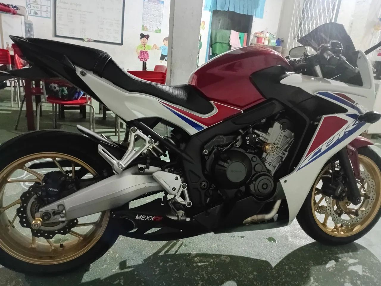 Oportunidade!!! Cbr 650f muito nova  - Foto 2