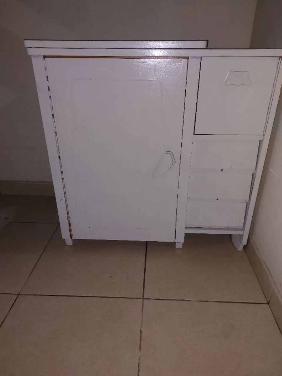 Máquina de costura PRETINHA