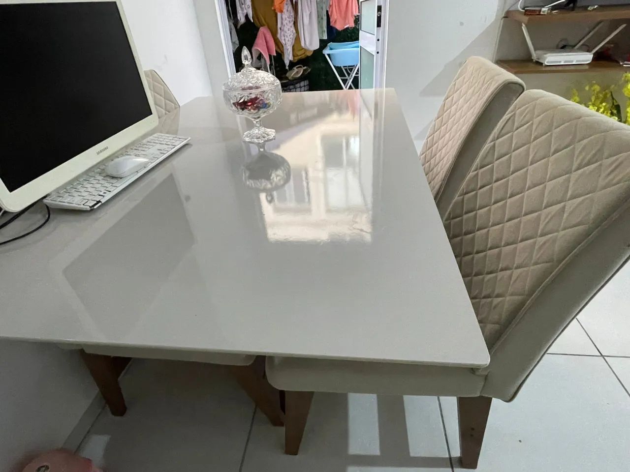 Mesa com 4 cadeiras 470977989922017281
