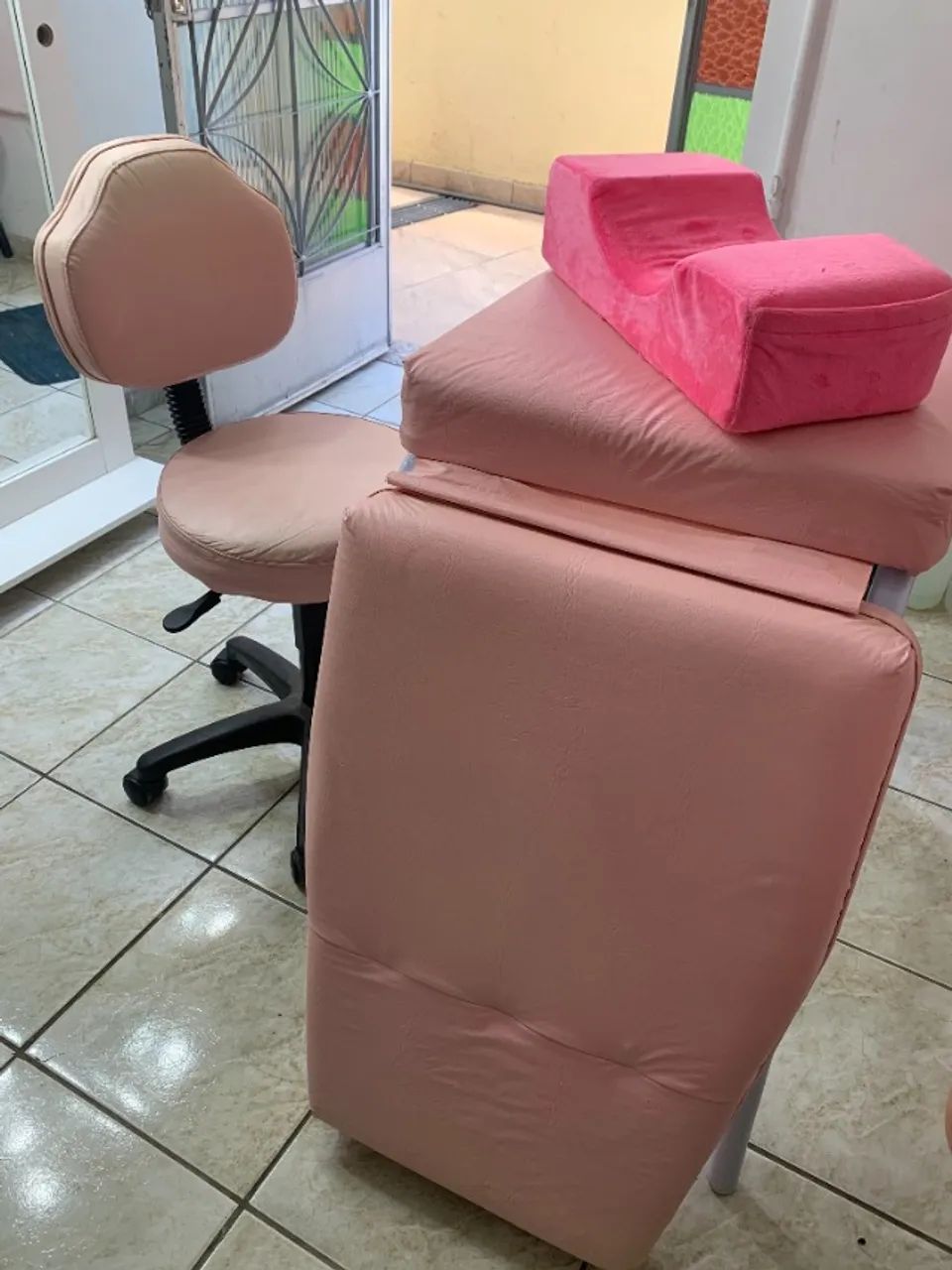 Kit maca, mocho, escada, cadeira e travesseiro