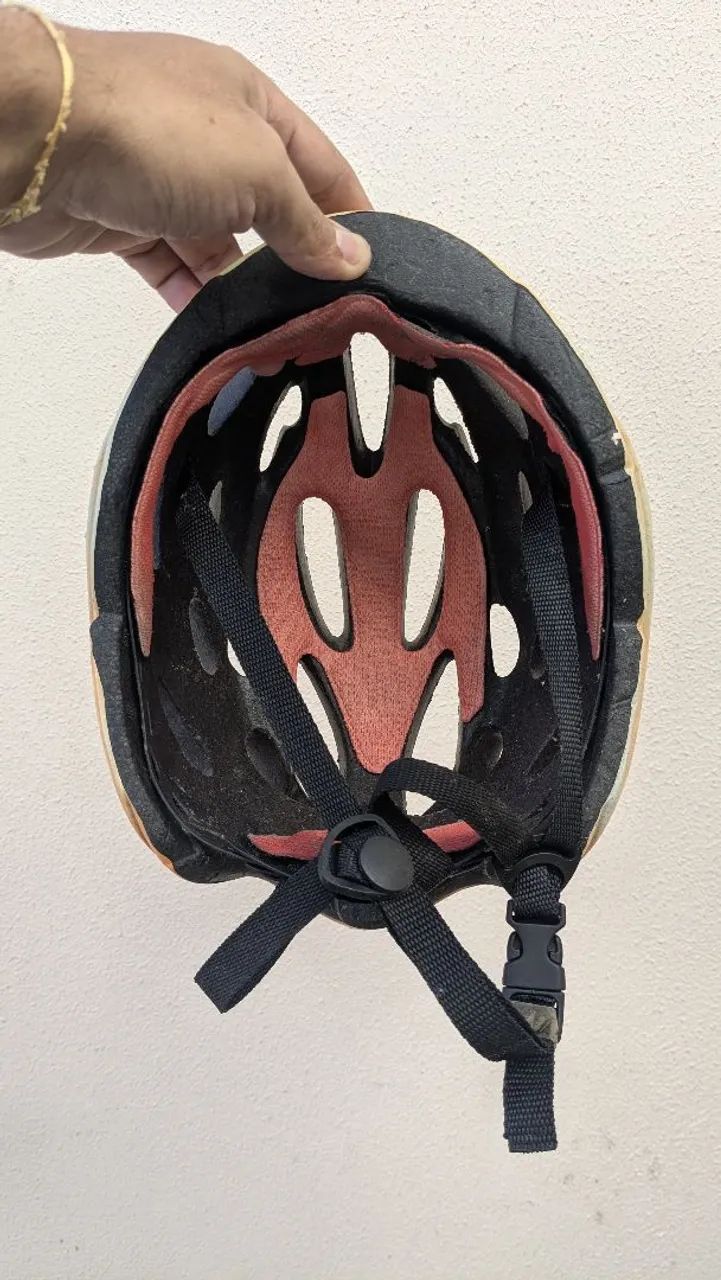 Capacete ciclismo usado - Foto 3