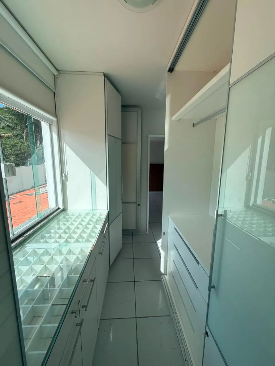 Alugo casa em condomínio
