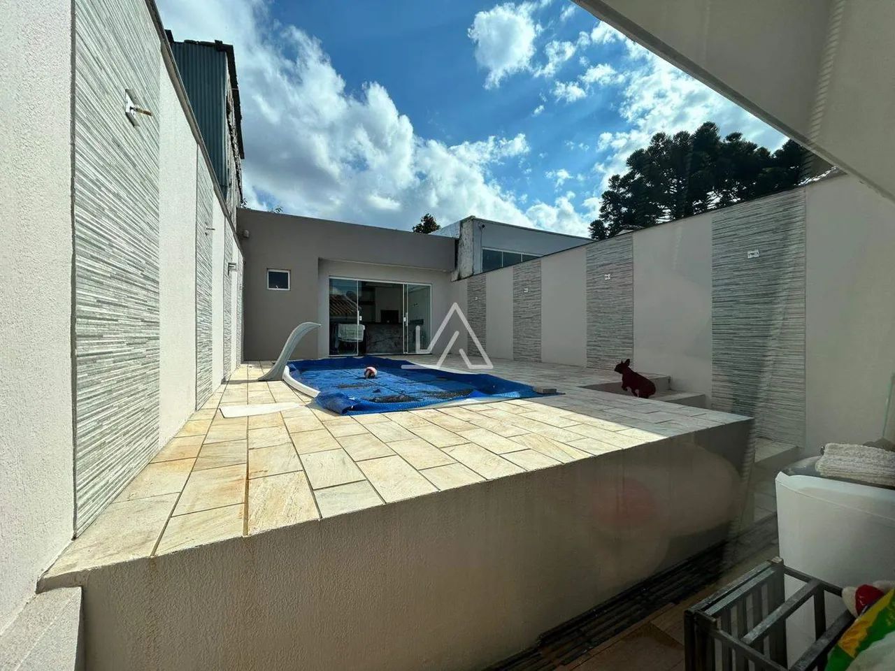 CASA 02 DORM COM PISCINA E QUIOSQUE