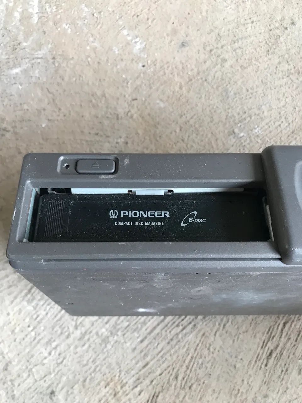 Disqueteira Pioneer CDX-FM67 6 CDs - Peças para carros, vans e