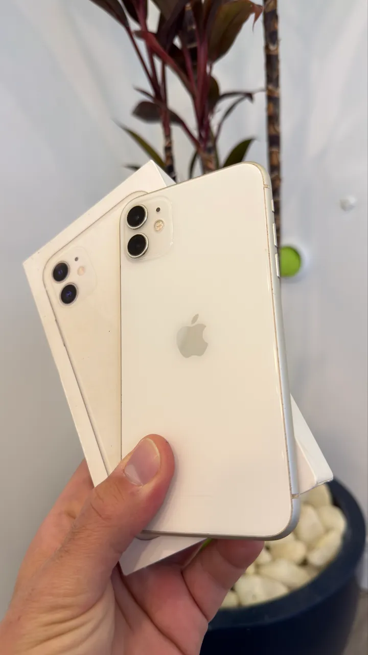 iPhone 11 128gb Branco ( Com caixa original ) - Celulares e