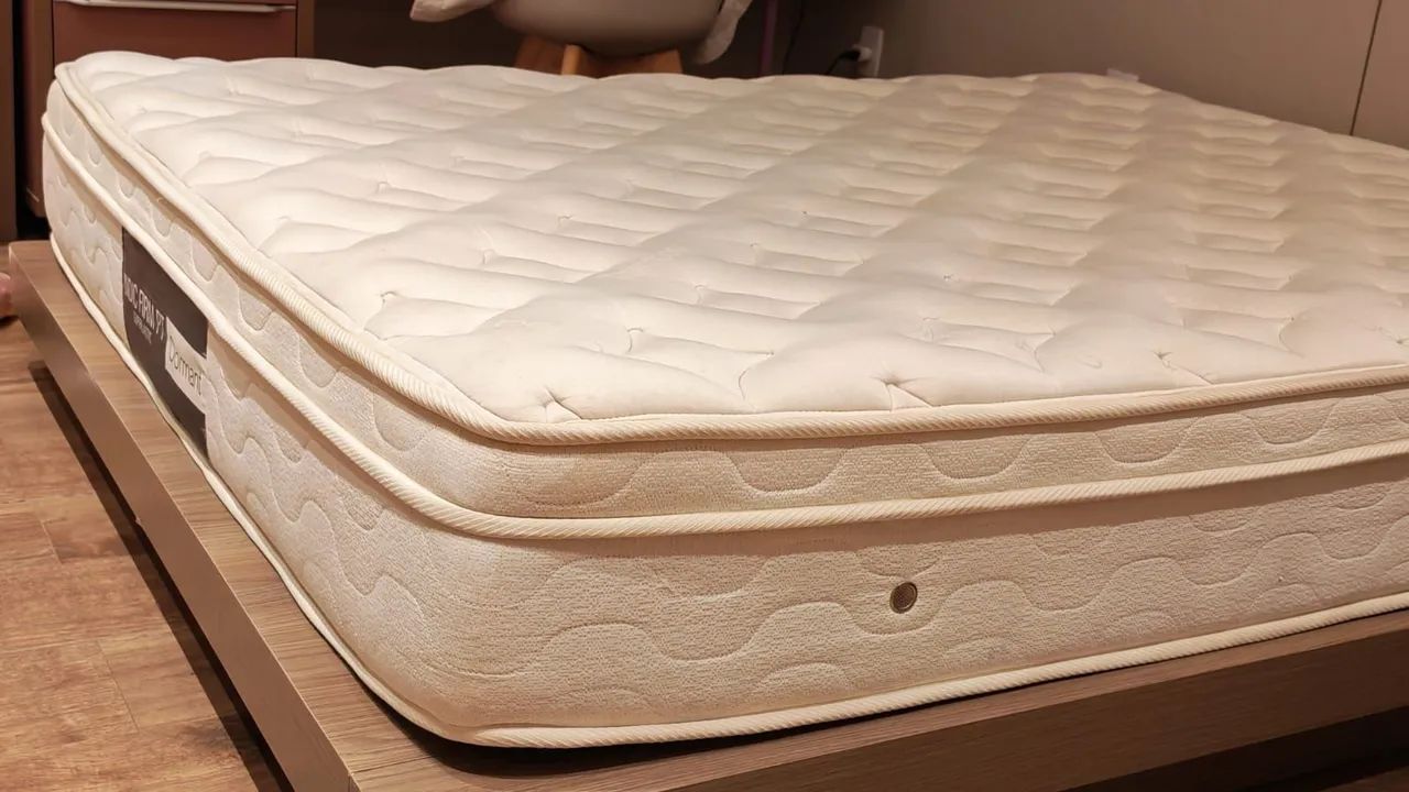 Vendo cama completa -base mais colchao Queen - em excelente estado  - Foto 3