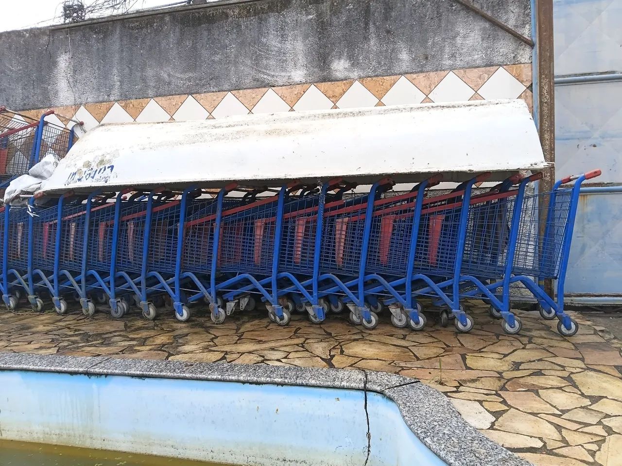 Vendo carrinho de mercado - Foto 4