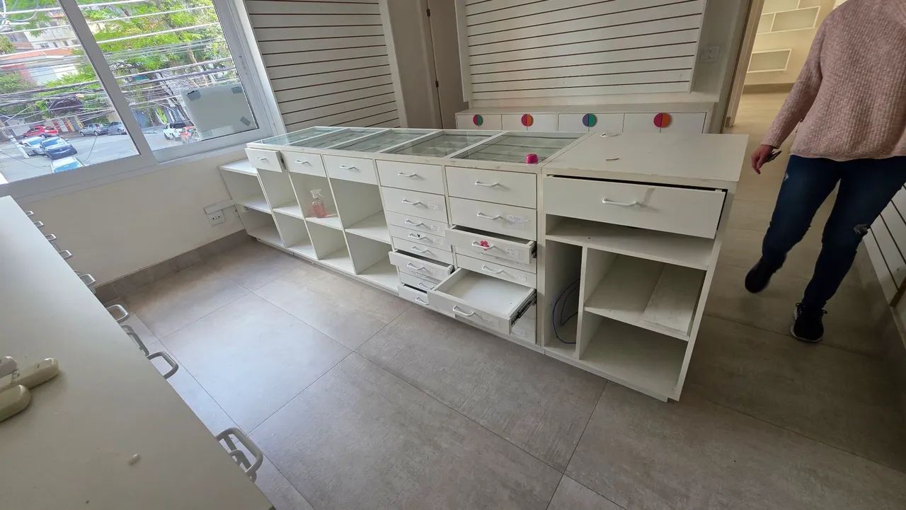 Balcao/estante/expositor/colmeias mdf - Foto 3