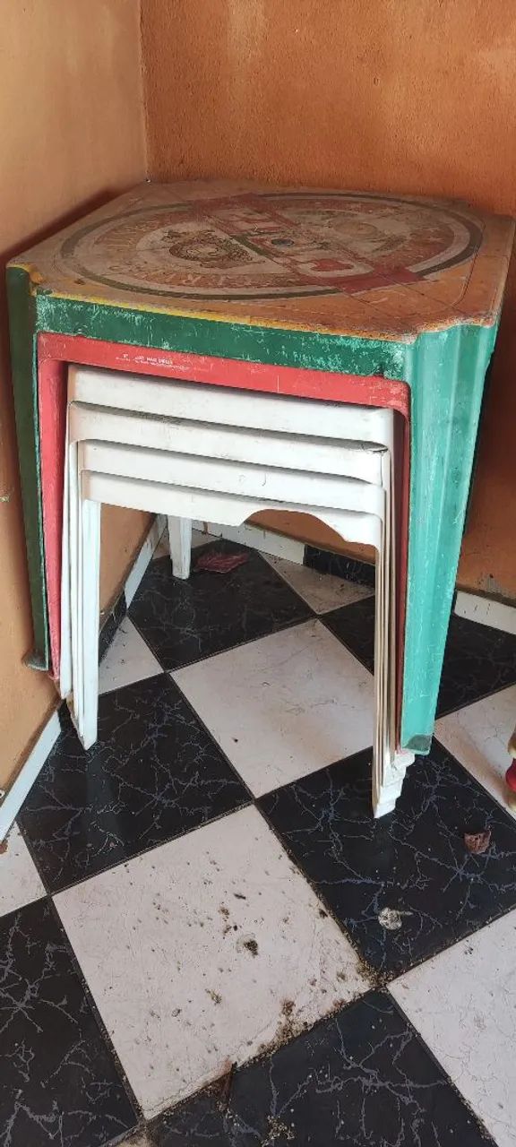 Mesa e cadeira de plastico - Foto 2