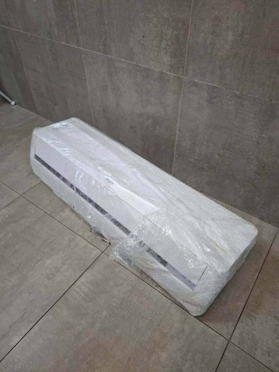 Ar Condicionado Split Elgin 30.000 BTU 220v - Conjunto Completo