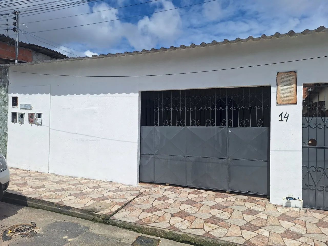 Vendo casa com Título Definitivo e poço artesiano 