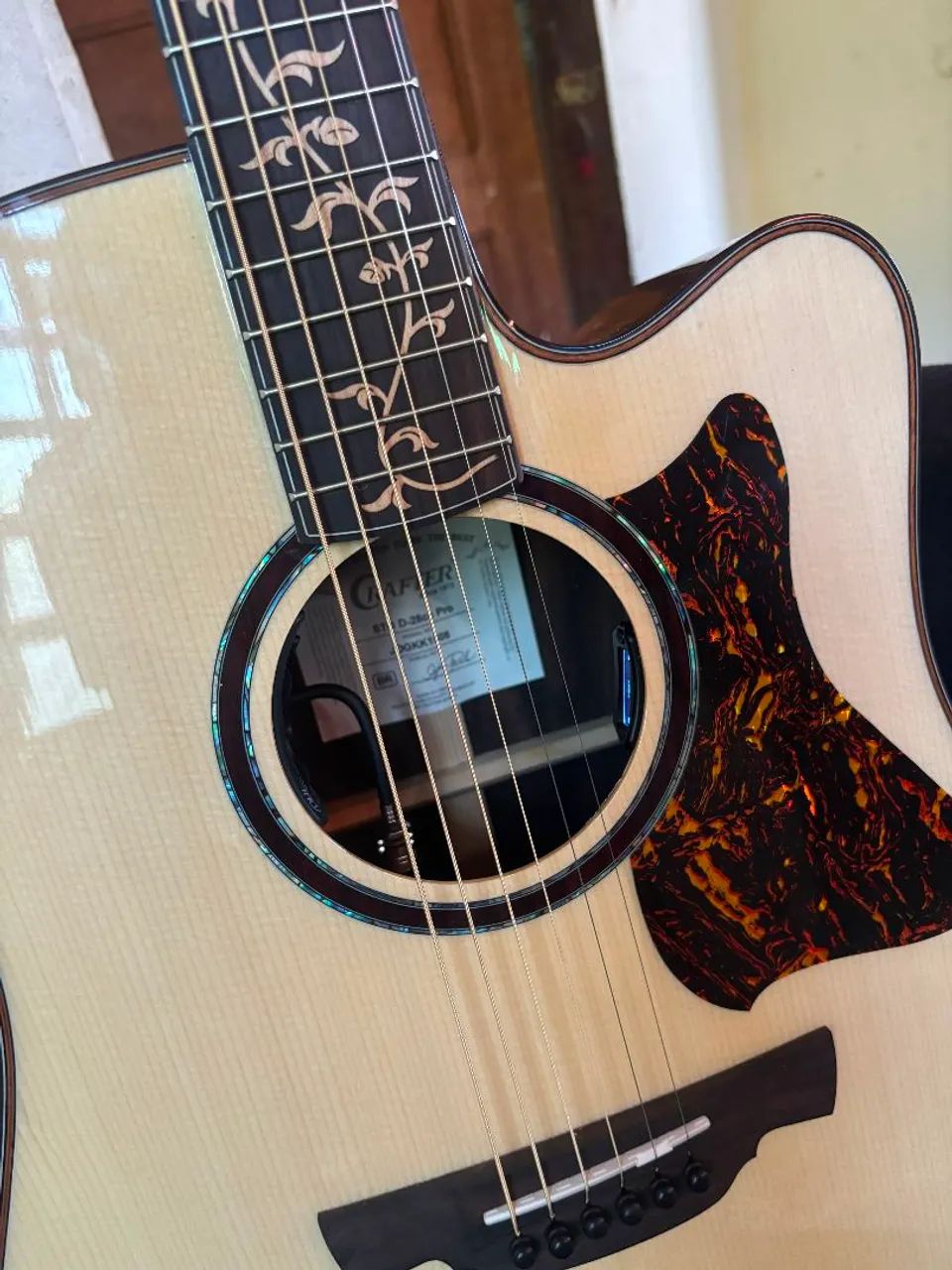 Violão Crafter d28 pro regulado com cordas novas exilir  - Foto 2