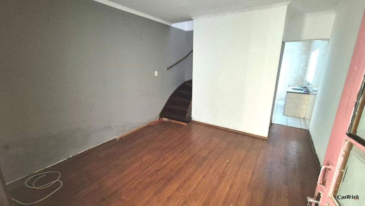 Sobrado de vila para alugar
