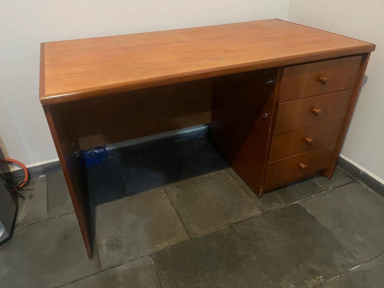 Mesa para escritório com 4 gavetas - Foto 2