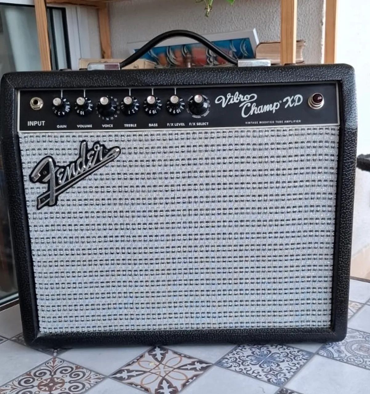 Caixa Fender vibro champ XD