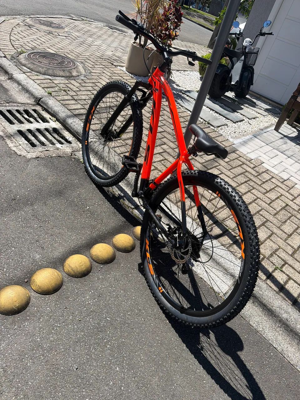 Bicicleta KLS aro 29 laranja neon