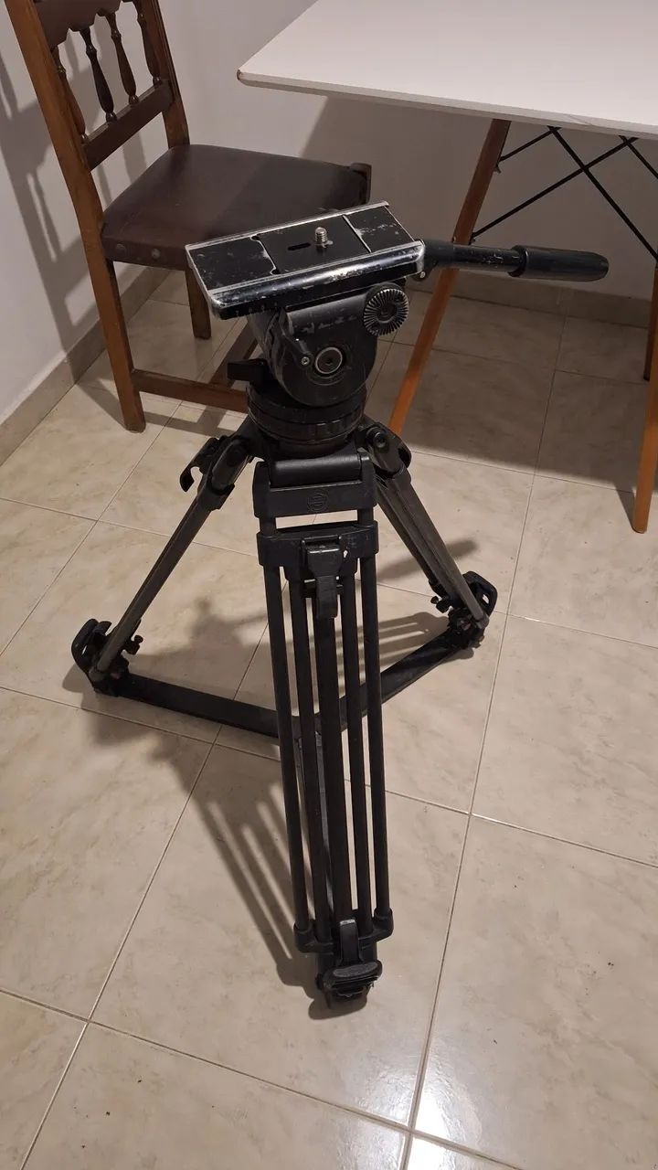 Tripé Sachtler Video 18 100mm Fibra de Carbono 3 estágios