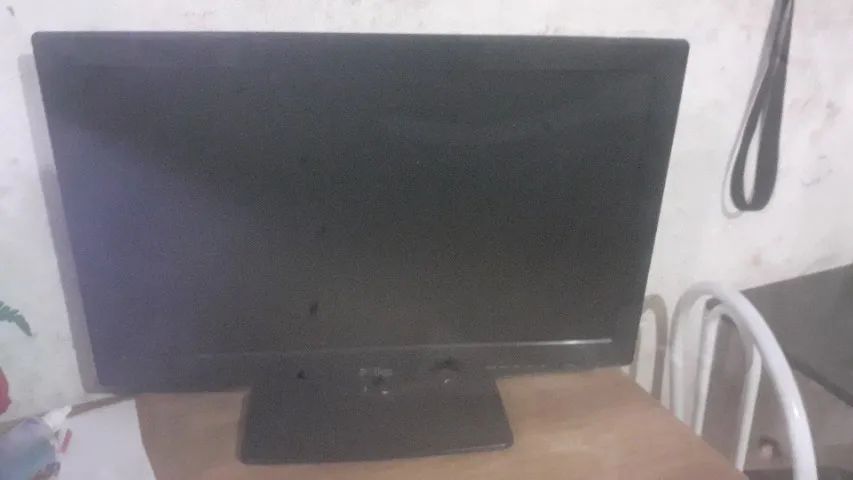 TV de Led 24 polegadas Philco com controle