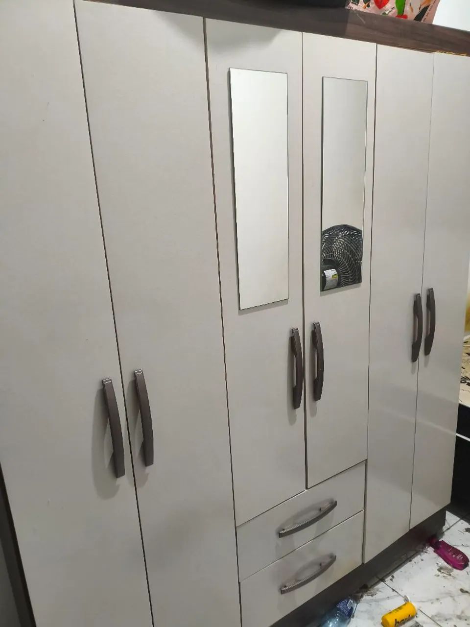 Guarda roupa de casal com espelho semi novo - Foto 2