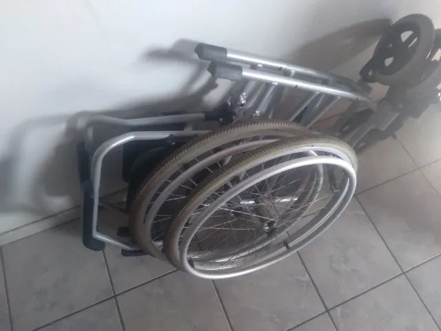 Cadeira de rodas dobrável dellamed - Foto 2