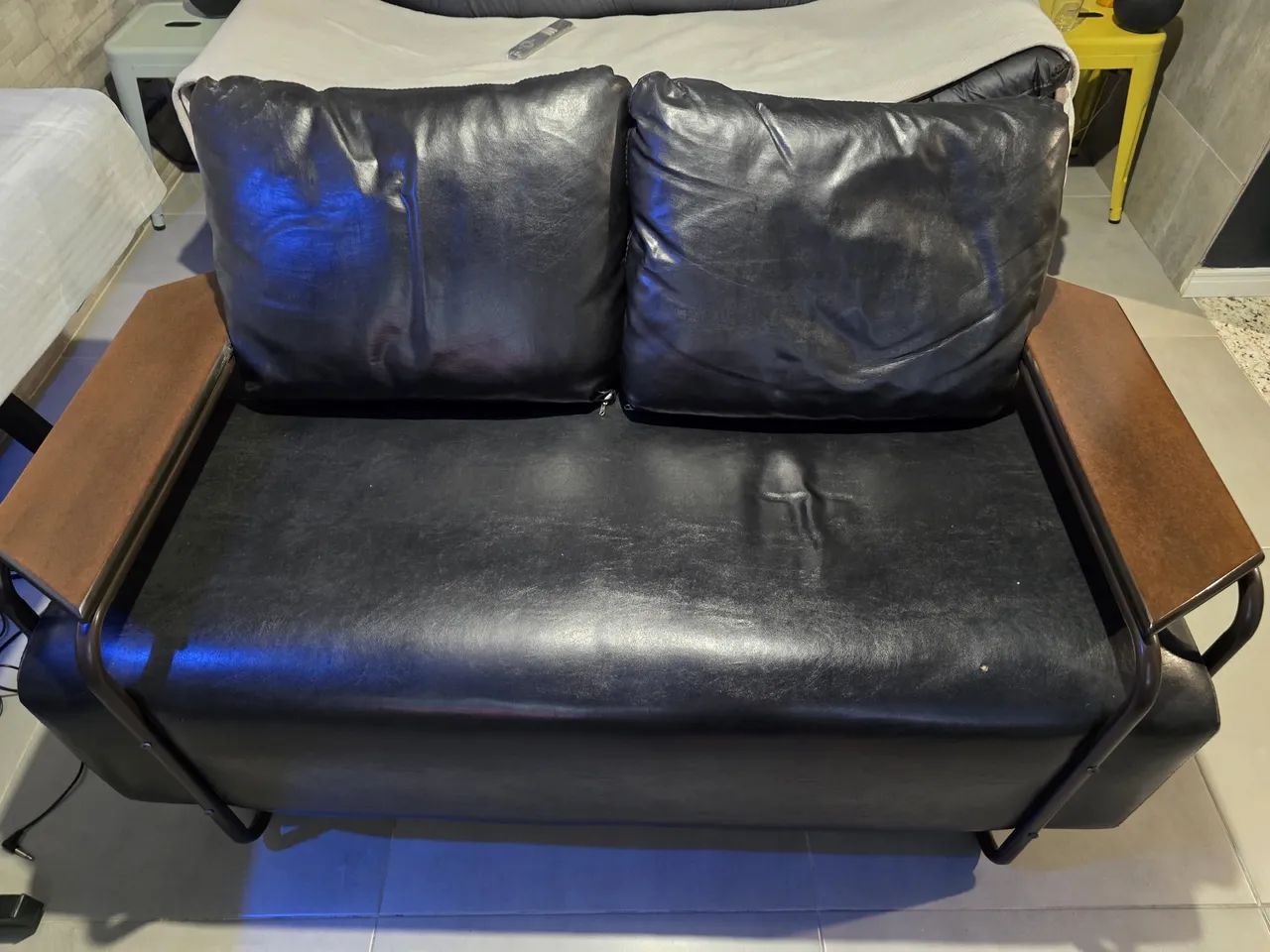 Vendo sofá de couro  - Foto 3