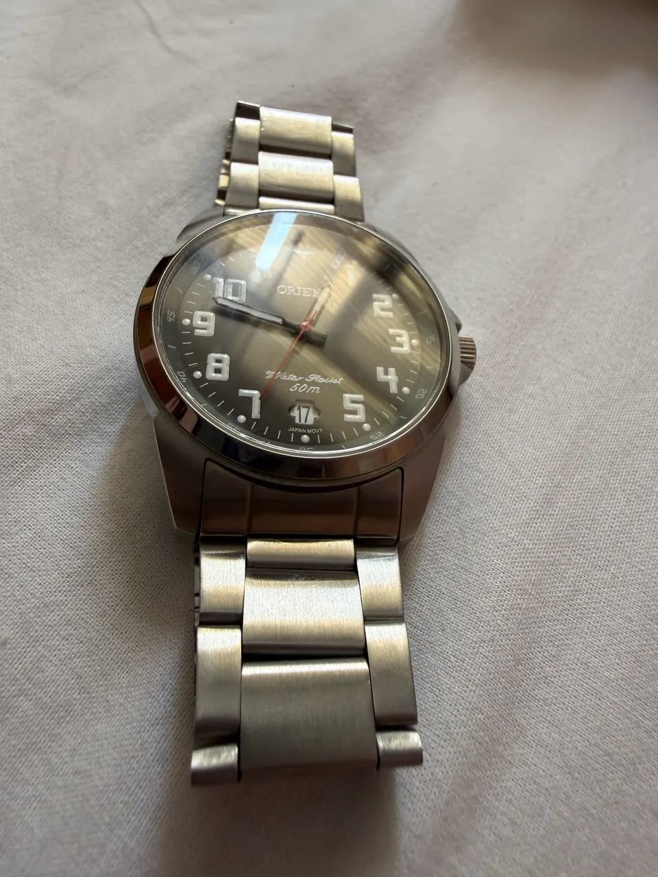 Relógio Orient a pilha com pulseira de metal.  - Foto 3