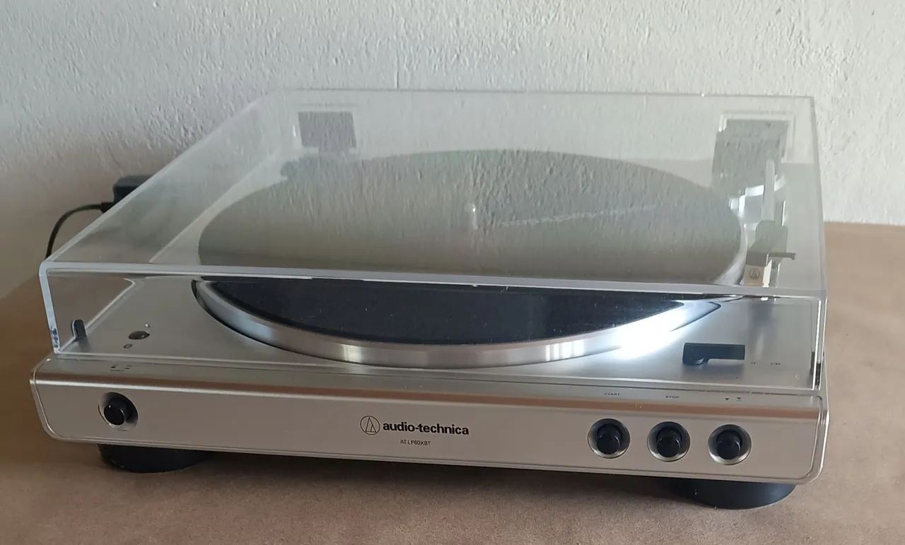 Toca Disco Audio-Technica AT-LP60X com Bluetooth 