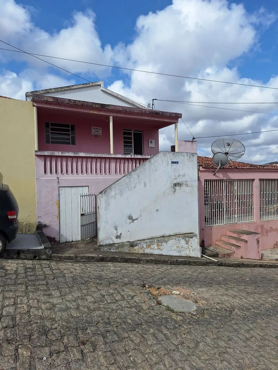 Vende-se casa 