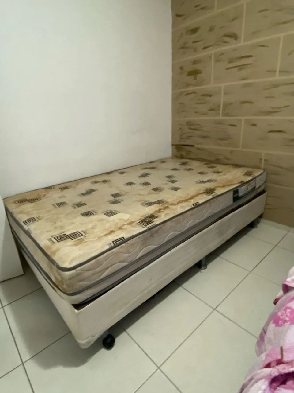 Vendo cama casal box 