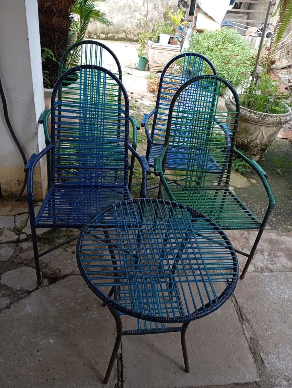 Conjunto de cadeiras e mesa para jardim - Foto 2