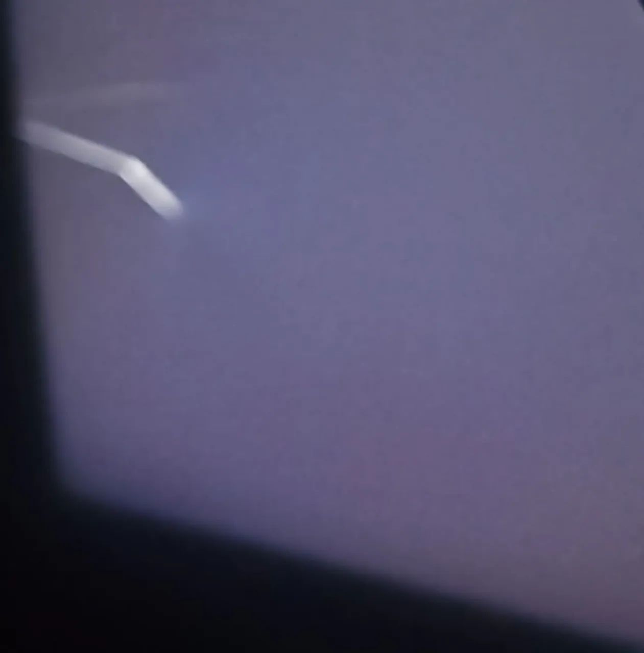 Tv Sansumg Vision Ai 55QEF7 com defeito na tela.