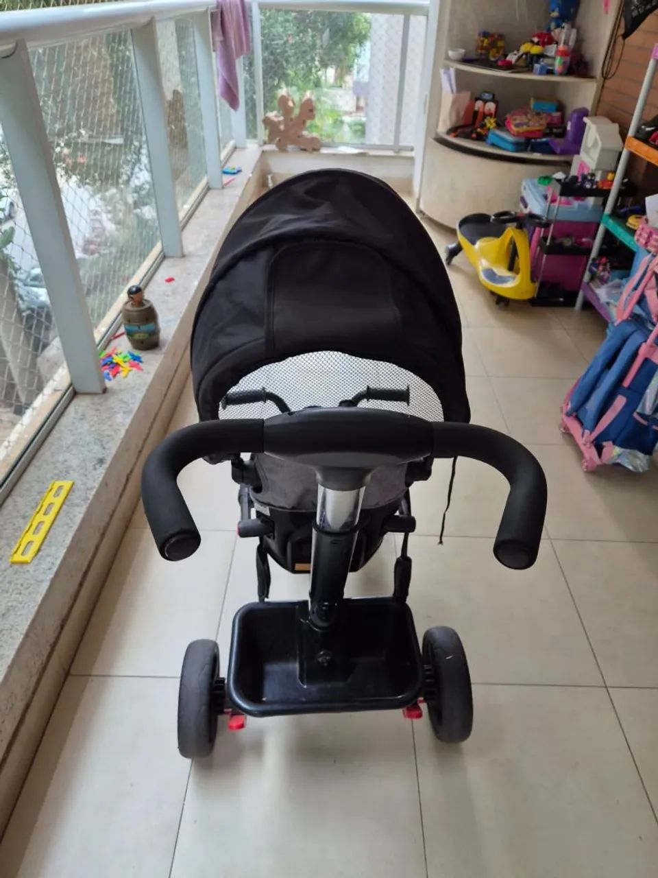 Triciclo infantil com empurrador - Foto 2