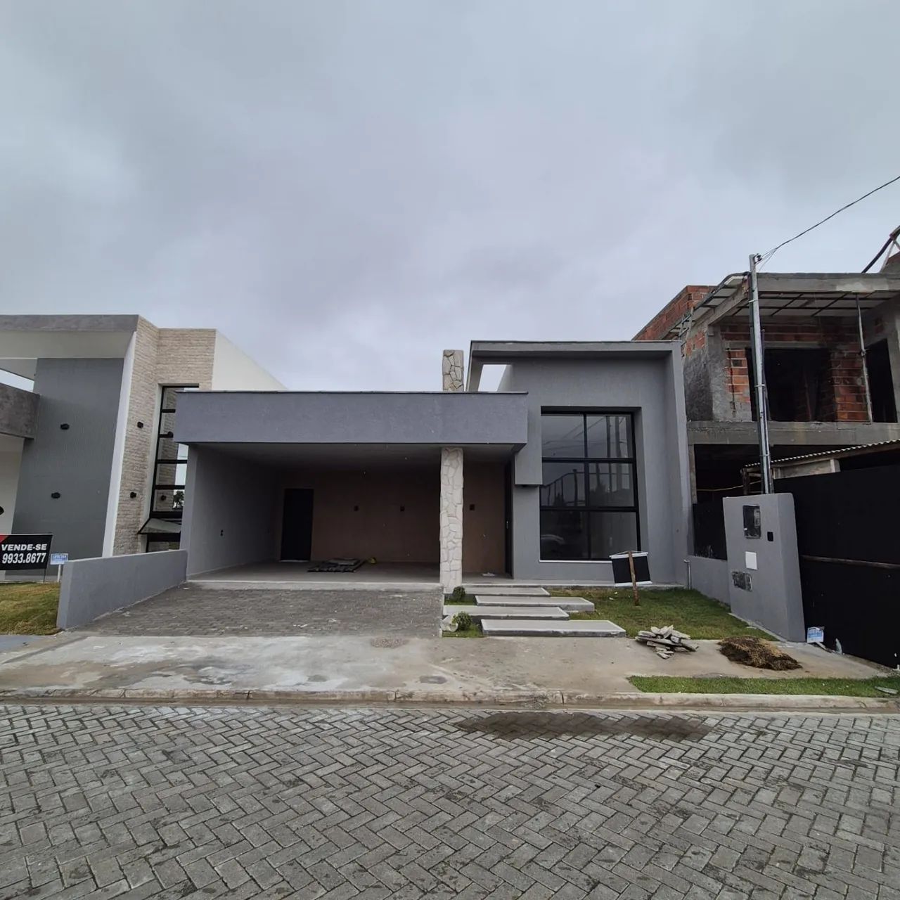 Casa Mobiliada com Piscina para Alugar no Padang Residence