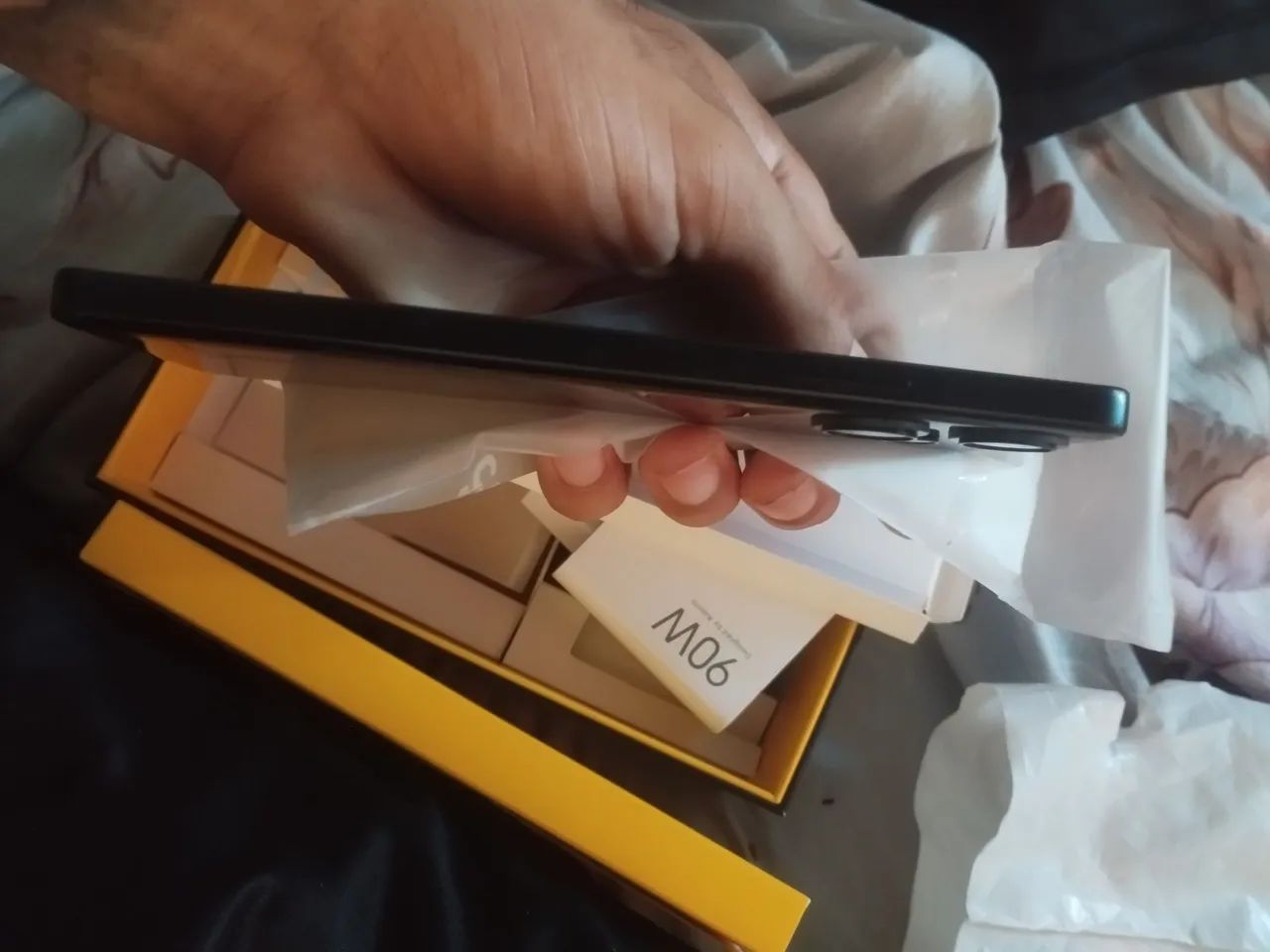 Celular pocoF5 - Foto 2