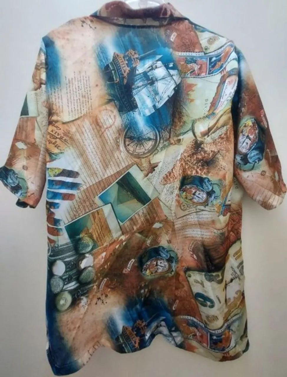 Camisa feminina de charmeuse de seda com manga curta estampada - Foto 3
