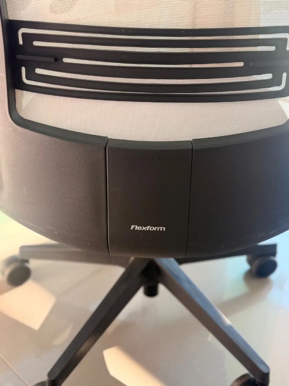  Cadeira de escritório ergonômica Flexform, com apoio lombar e braços - Foto 4