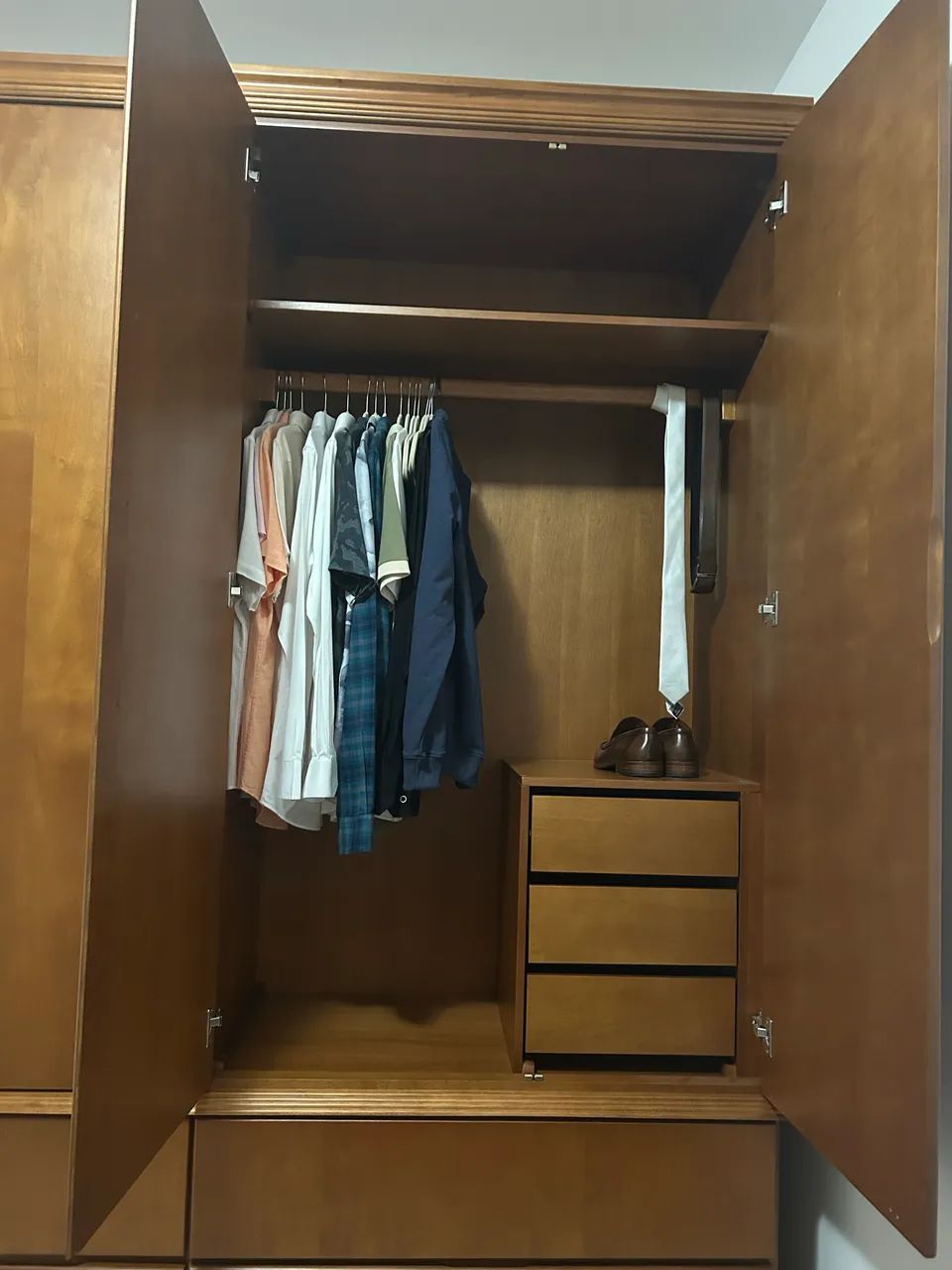 Guarda-roupas de madeira  - Foto 4
