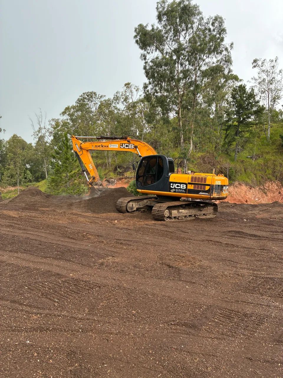 Escavadeira JCB JS200 - Foto 2