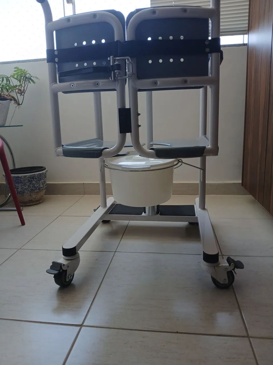Cadeira de Transferência Higiênica - Foto 5