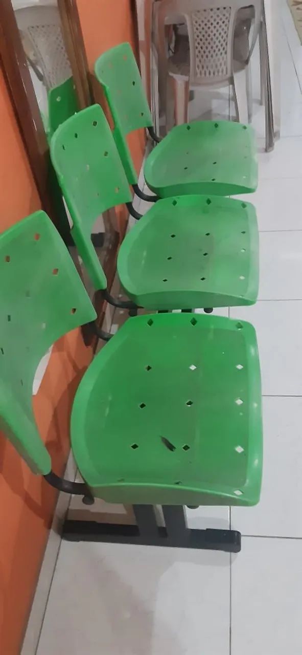 Cadeiras de de ferro com assento plástico cor verde  - Foto 2