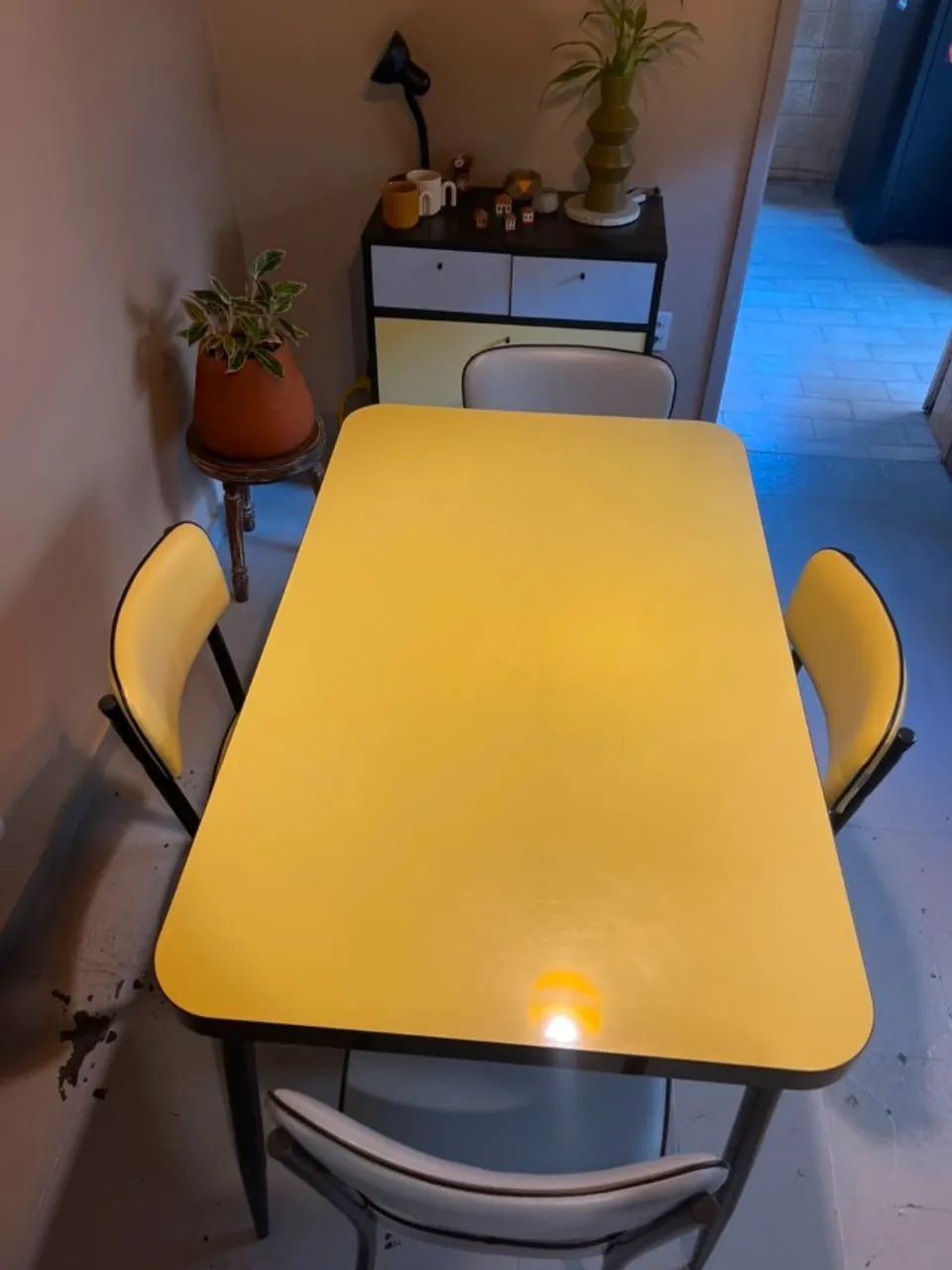 Conjunto mesa com cadeiras + buffet retrô  - Foto 2